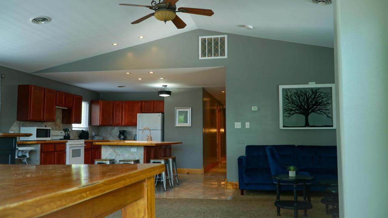 Alexander's Landing Aparthotel 2*