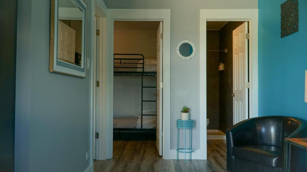 Alexander's Landing 2*